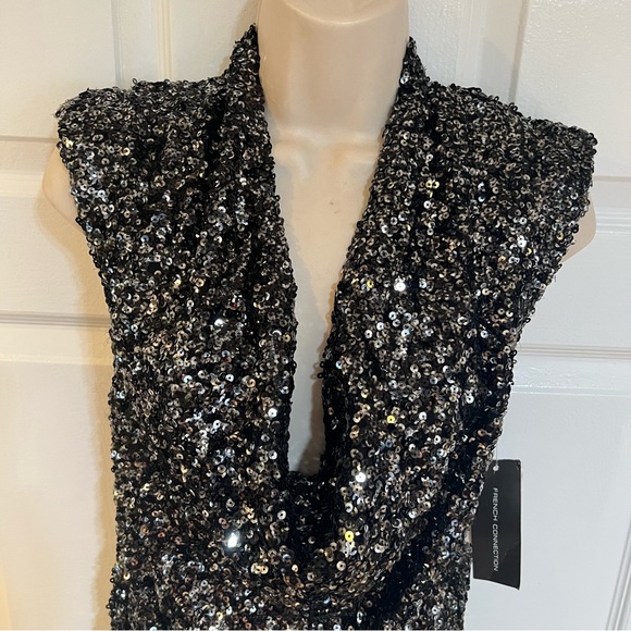 NWT-French Connection-Party~Club Night- Black Sequin Deep Cowl Neck Romper-Sz 4 - Picture 5 of 8